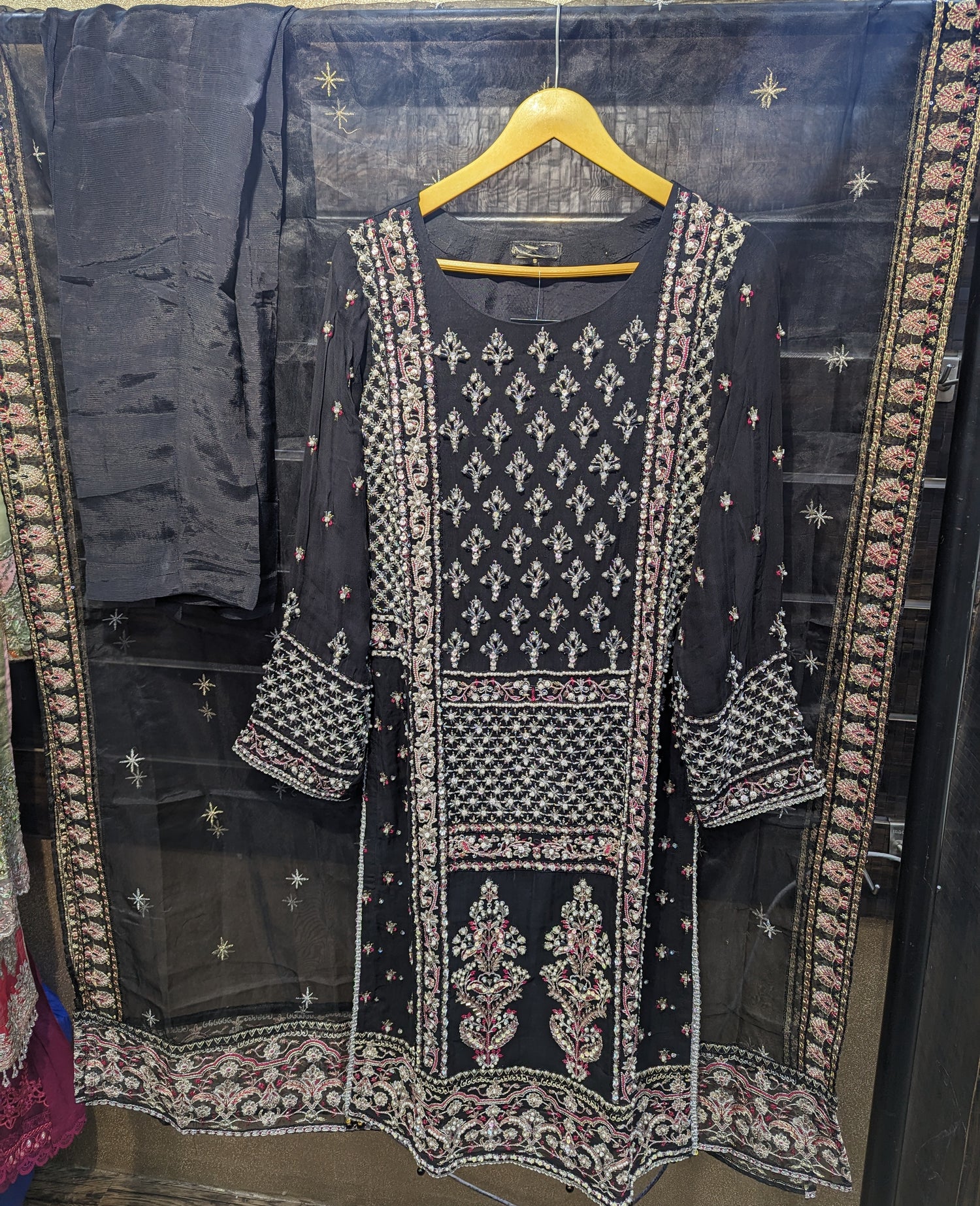 ARSHEEN BANO  BY ZOYA AHMED HANDWORK STITCHED