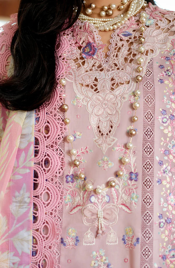 A Moi Opulent Whisper