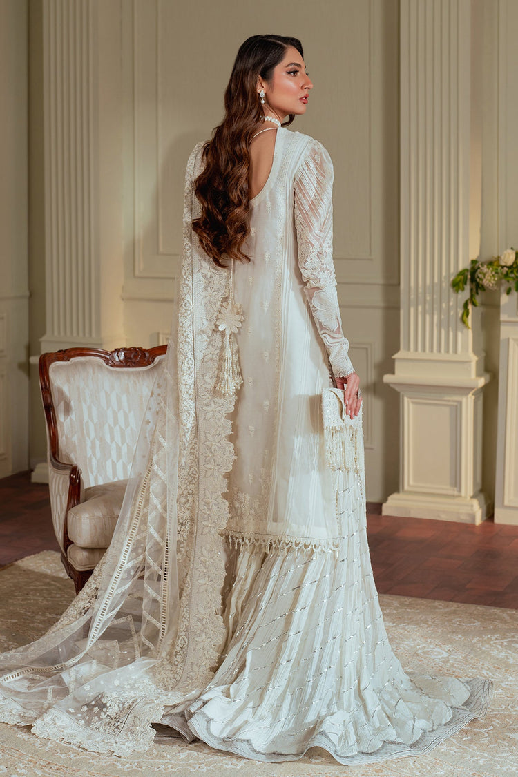 BAROQUE CHANTELLE HIT ARTICLE