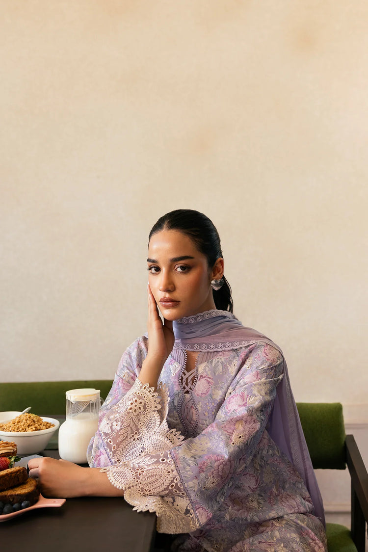 DAY BREAK BY AFROZEH CHICKEN KARI-DUST LIT