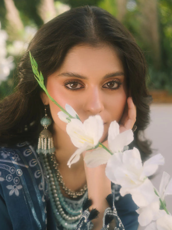 DAHLIA BY MAHNUR LUXURY LAWN STITCHED/D-6