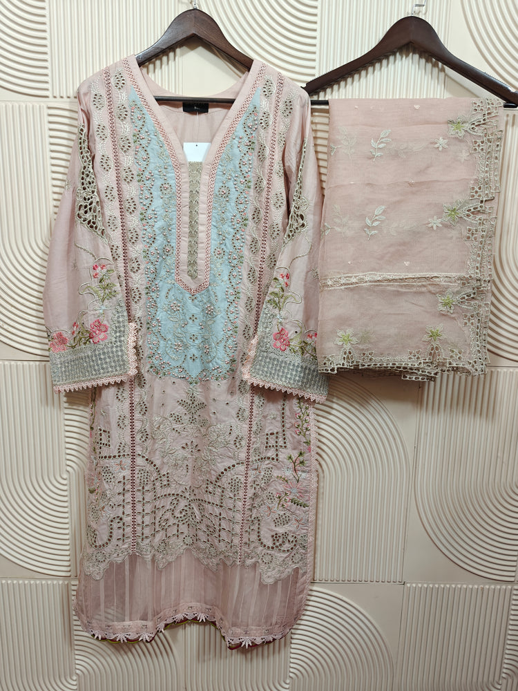ZA AAMNA NOOR LUXUR LAWN PRET | D-02