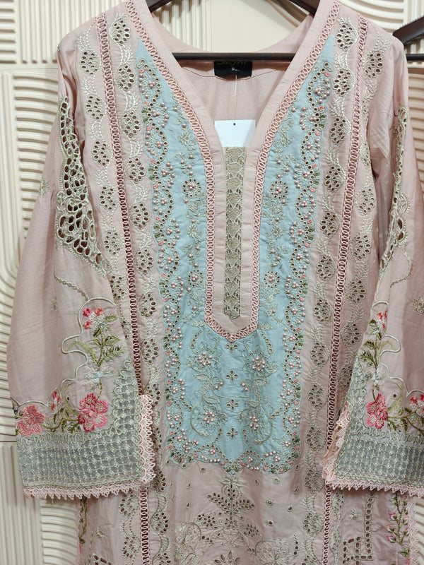 ZA AAMNA NOOR LUXUR LAWN PRET | D-02