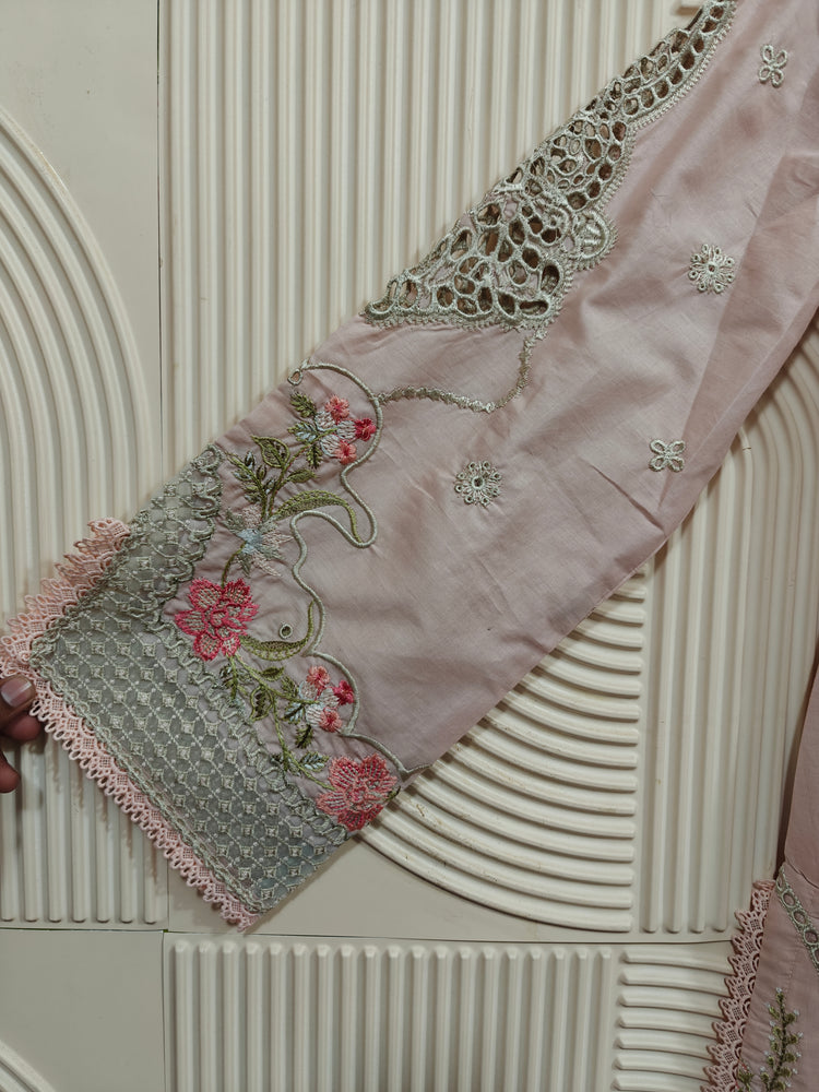 ZA AAMNA NOOR LUXUR LAWN PRET | D-02
