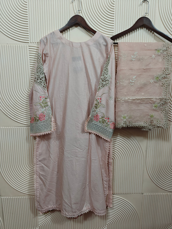 ZA AAMNA NOOR LUXUR LAWN PRET | D-02