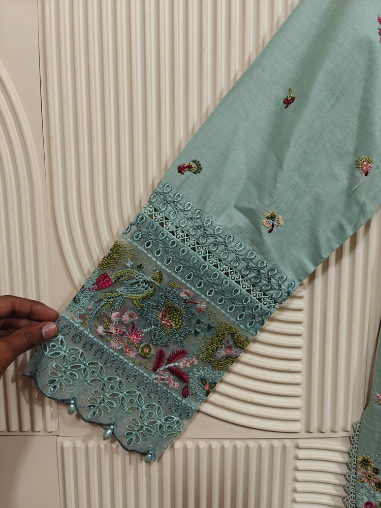 ZA AAMNA NOOR LUXUR LAWN PRET | D-05