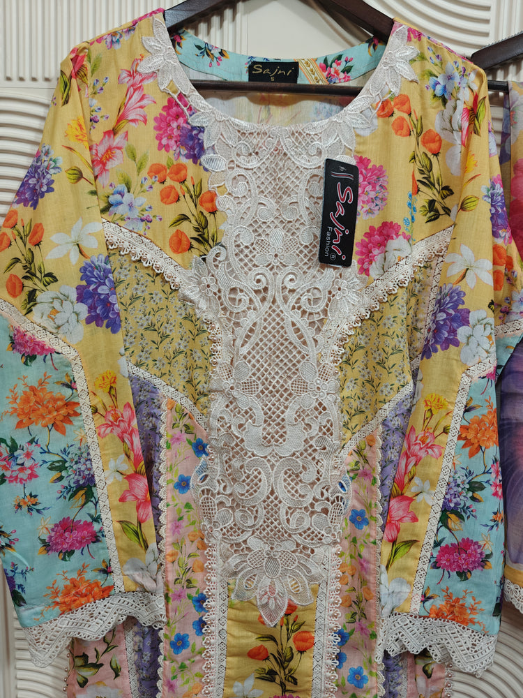 ZA AAMNA NOOR LUXUR LAWN PRET | D-06