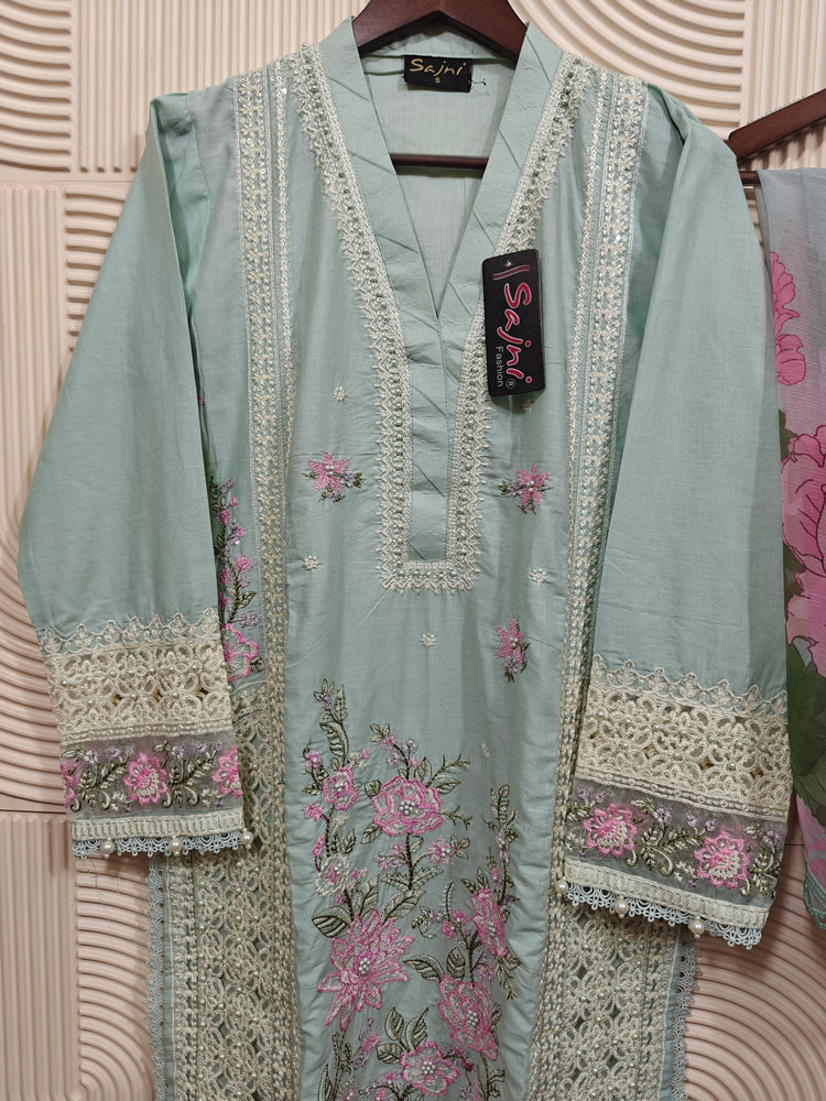 ZA AAMNA NOOR LUXUR LAWN PRET | D-07