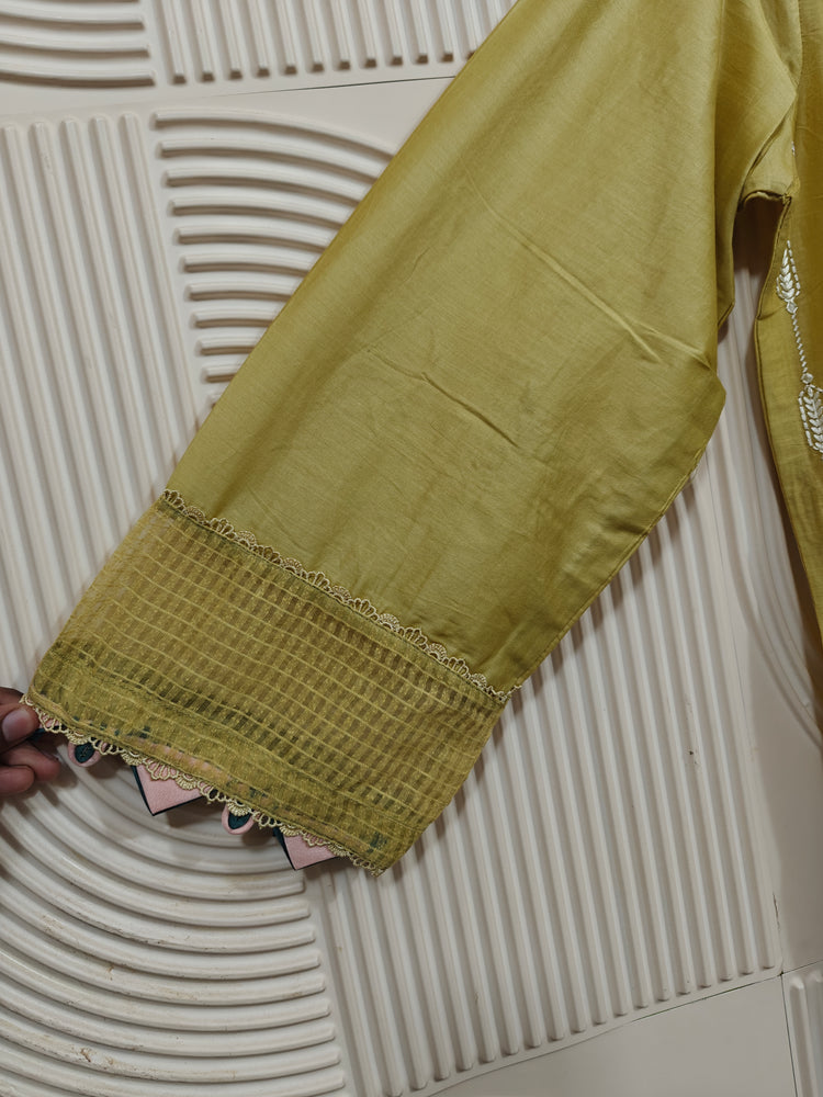 ZOYA AHMED NISSA LUXURY LAWN D-15