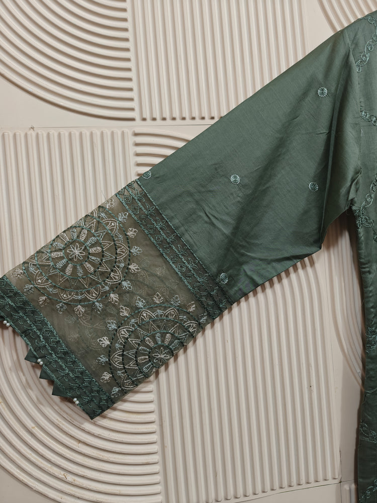 ZOYA AHMED NISSA LUXURY LAWN D-06