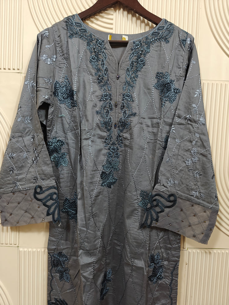 ZOYA AHMED NISSA LUXURY LAWN D-02