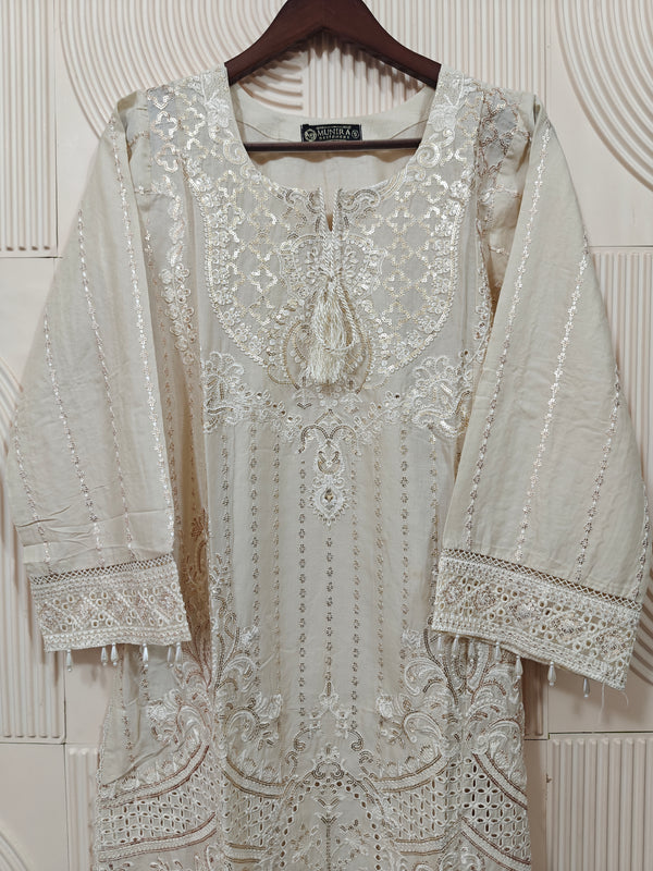MUNIRA STITCHED CHIKANKARI 2025 D-02