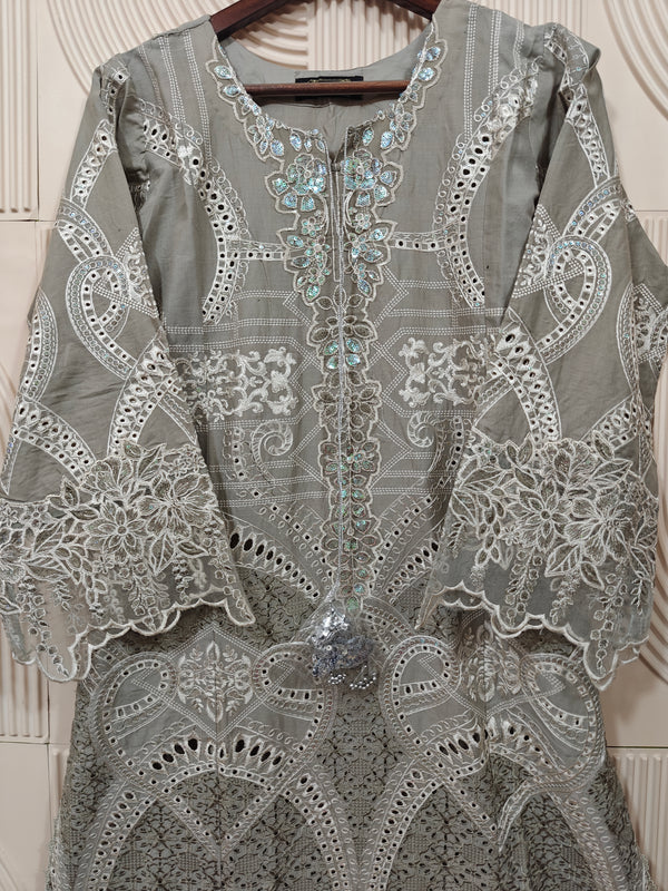 MUNIRA STITCHED CHIKANKARI 2025 D-06