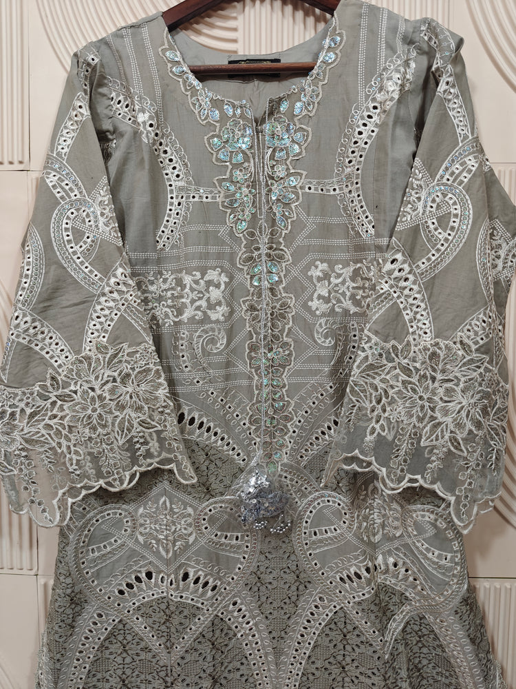 MUNIRA STITCHED CHIKANKARI 2025 D-06