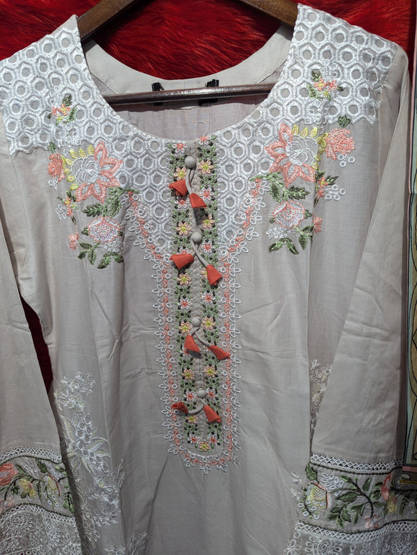 MUNIRA BY ZOYA AHMAD LUXURY LAWN- PRET | D-07