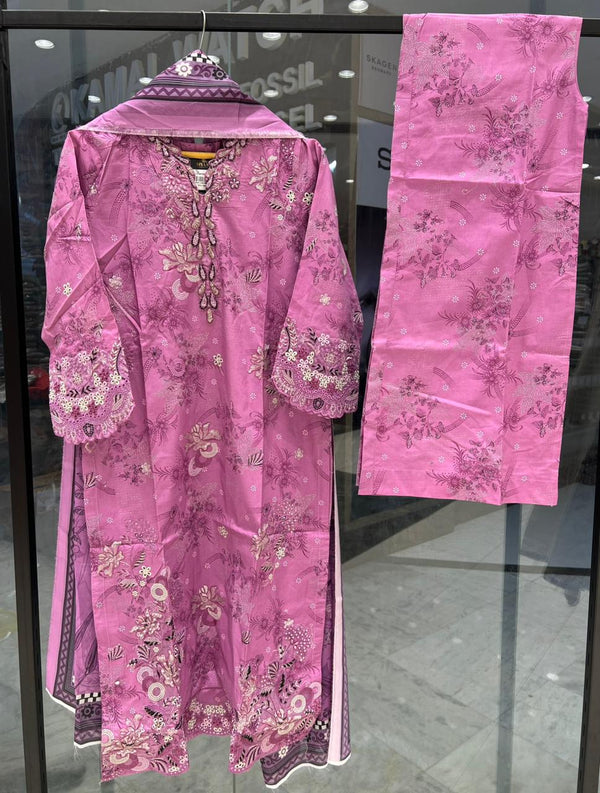 SIERRA ZOYA AHMAD -03