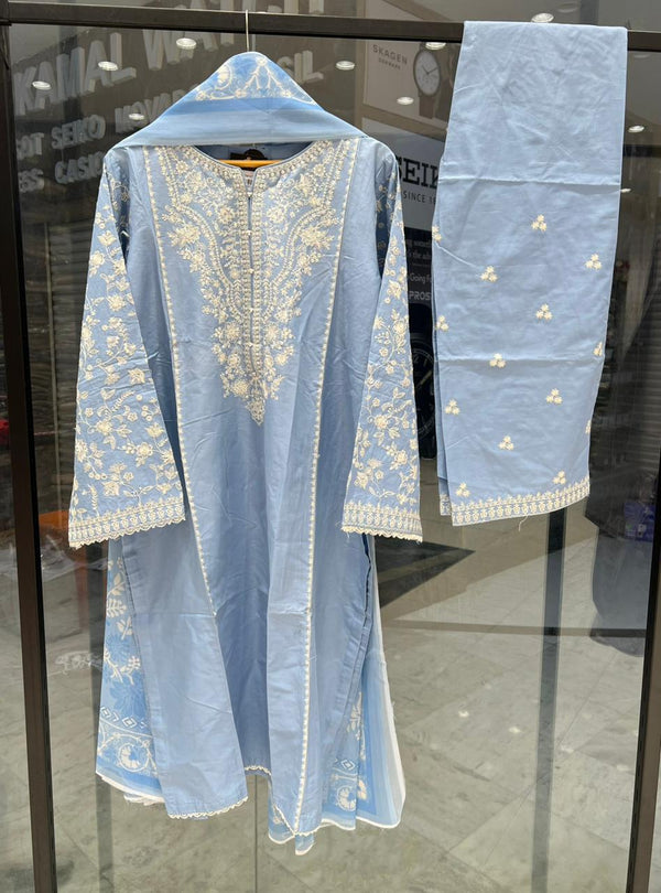 SIERRA ZOYA AHMAD -01