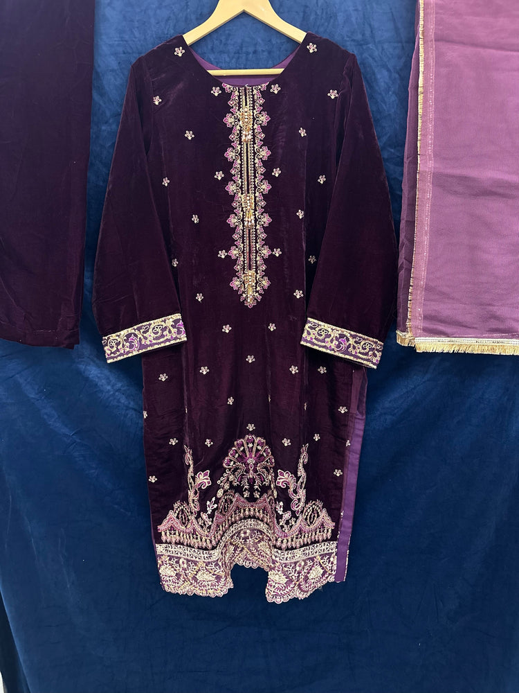 HEERIYE ZOYA AHMAD- 40