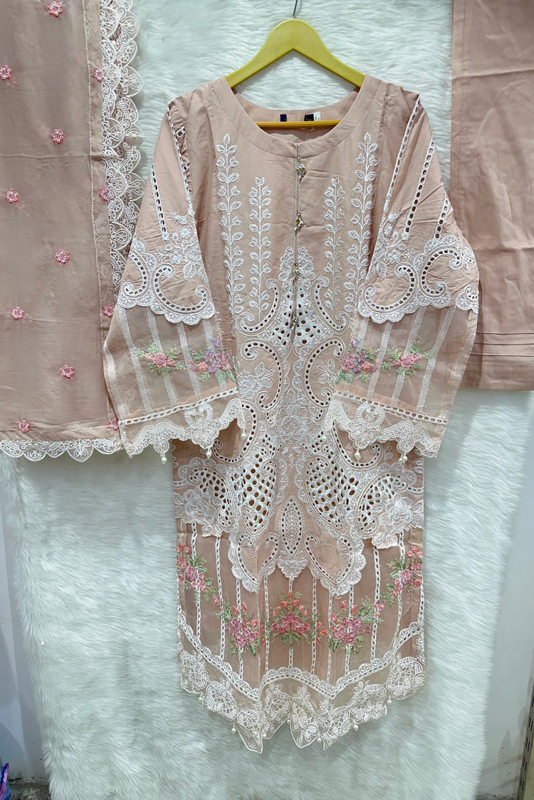 DUR E FISHAN LUXURY PRET- 04