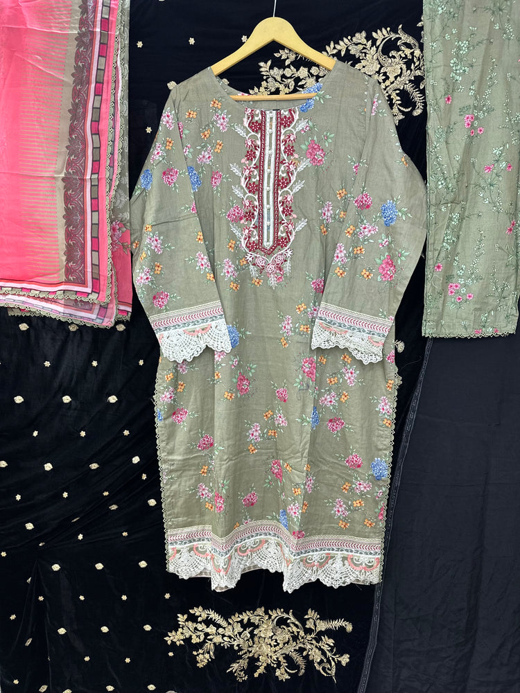 ZOYA AHMAD SOBIA NAZIR LUXURY PRET- 04