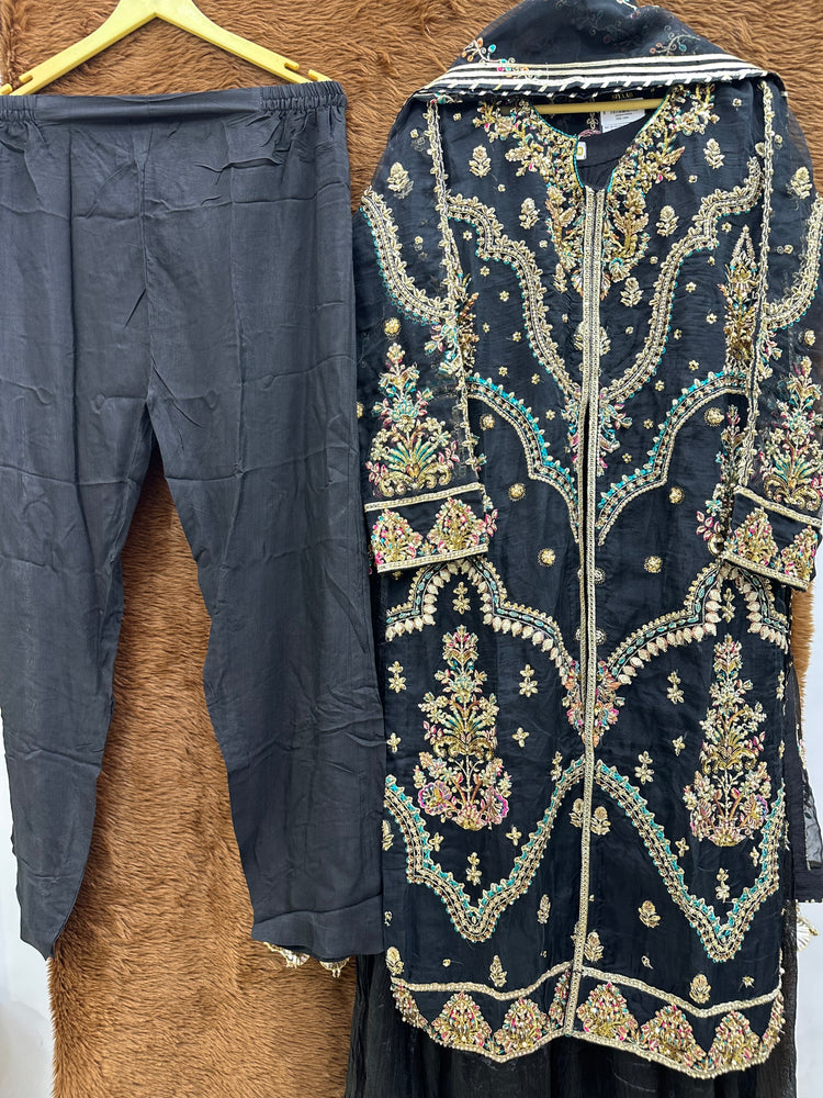 MAYOUN WEDDING FORMALS / D 04