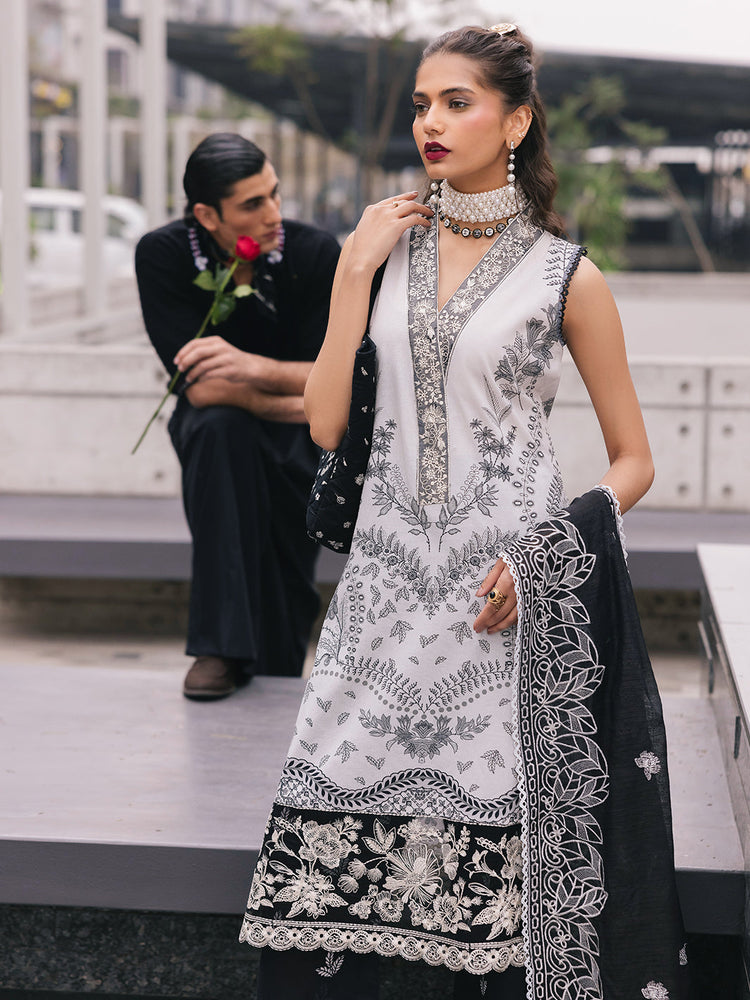 MAHNUR BROADWAY 25' Daisy | 3 PC Lawn