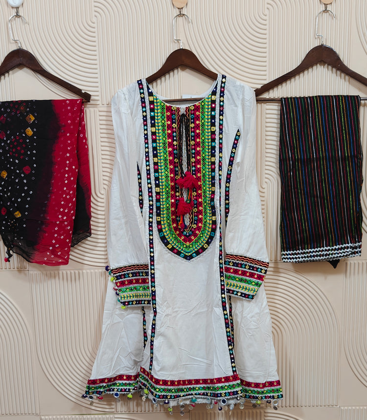 KARMA LAWN STITCHED D-01