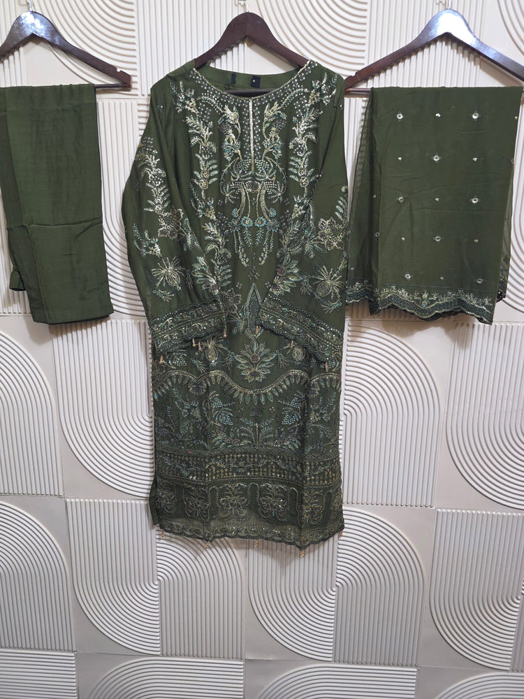 ZOYA AHMED NAQSH FORMAL D-01 (C)