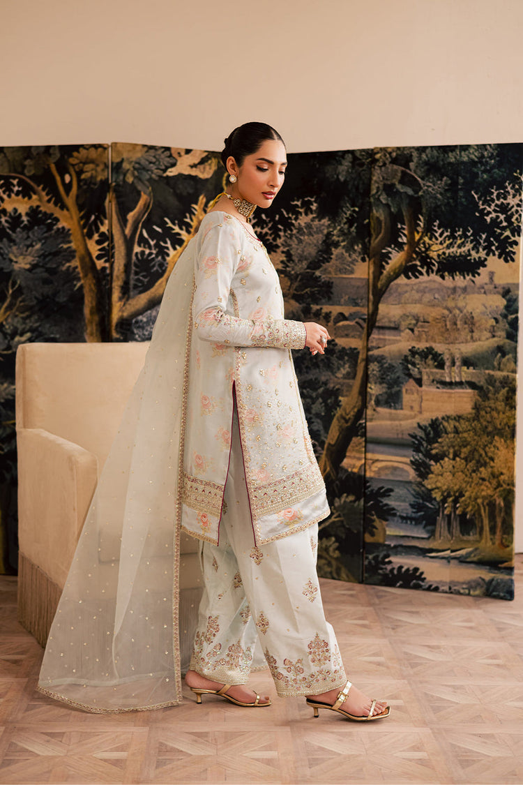 EMAAN ADEEL SUAVE-ELAIN