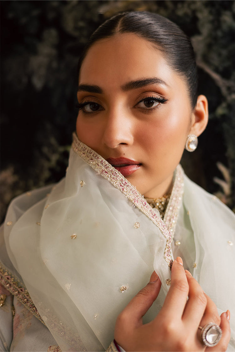 EMAAN ADEEL SUAVE-ELAIN
