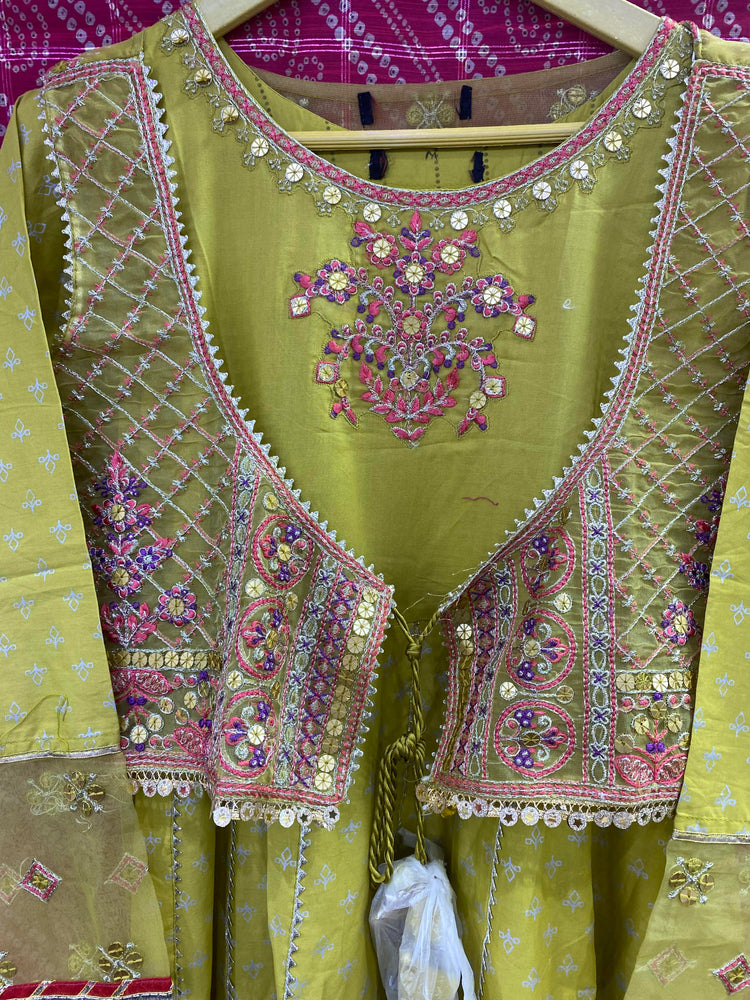 ZOYA AHMED ZAHRA STITCHED D-05