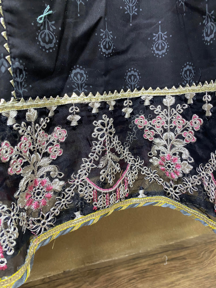 ZOYA AHMED ZAHRA STITCHED D-09
