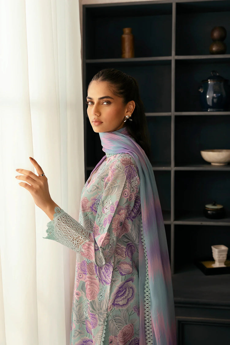 DAY BREAK BY AFROZEH CHICKEN KARI-LIGHT DRENCHED