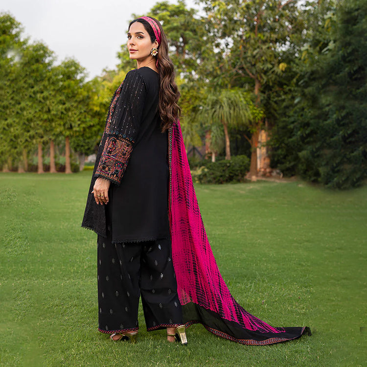 ZOYA AHMAD ZAFIA- 06