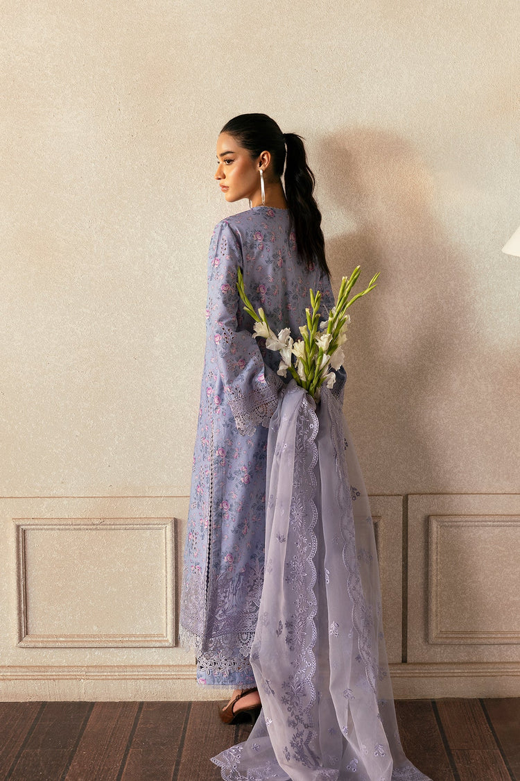 DAY BREAK BY AFROZEH CHICKEN KARI-DAWN DUSTED