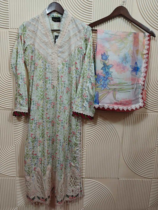 ZA AAMNA NOOR LUXUR LAWN PRET | D-01