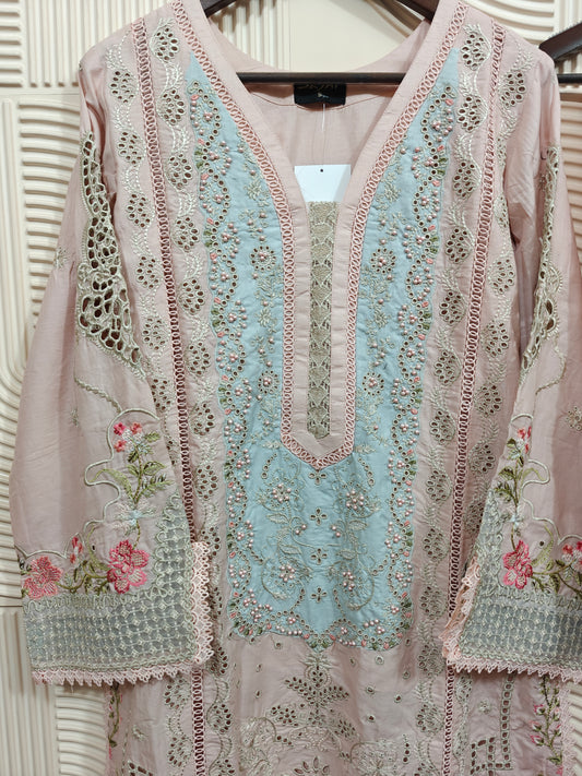 ZA AAMNA NOOR LUXUR LAWN PRET | D-02