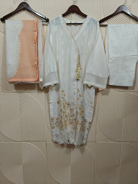 ZOYA AHMED NISSA  LUXURY LAWN D-04