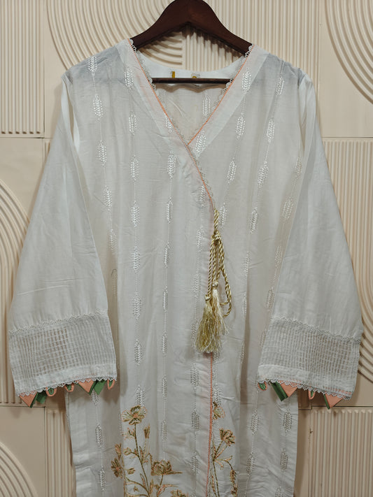 ZOYA AHMED NISSA  LUXURY LAWN D-04