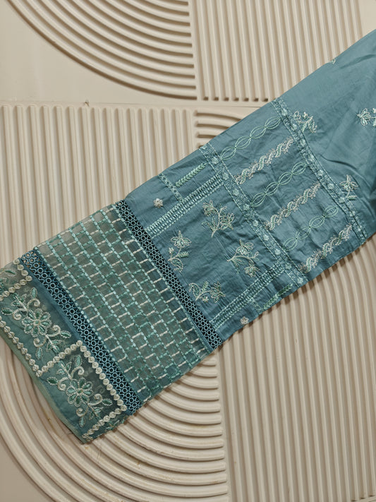 ZOYA AHMED NISSA  LUXURY LAWN D-03