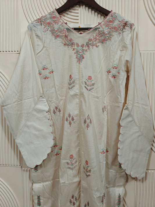 ZOYA AHMED NISSA LUXURY LAWN D-01