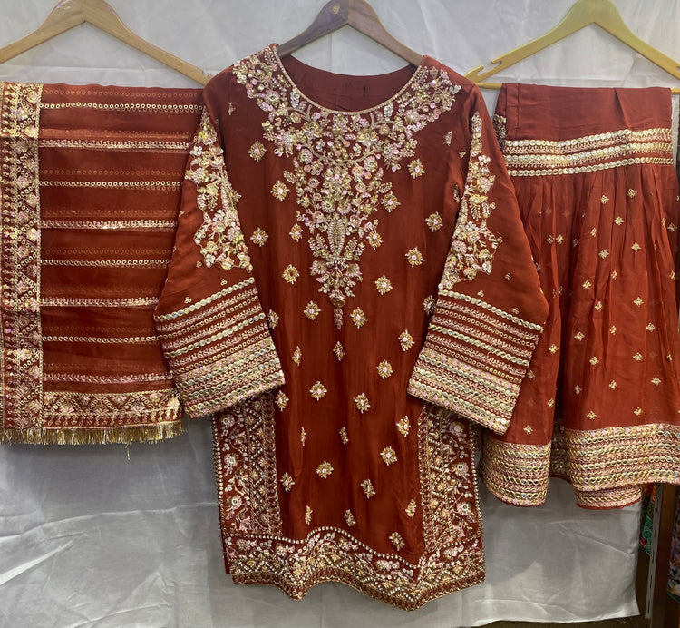 ARSHEEN BANO  BY ZOYA AHMED HANDWORK STITCHED D-18