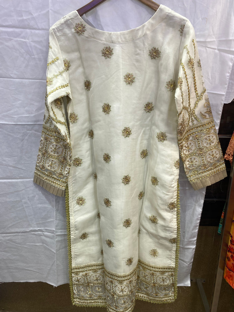 ARSHEEN BANO  BY ZOYA AHMED HANDWORK STITCHED D-19