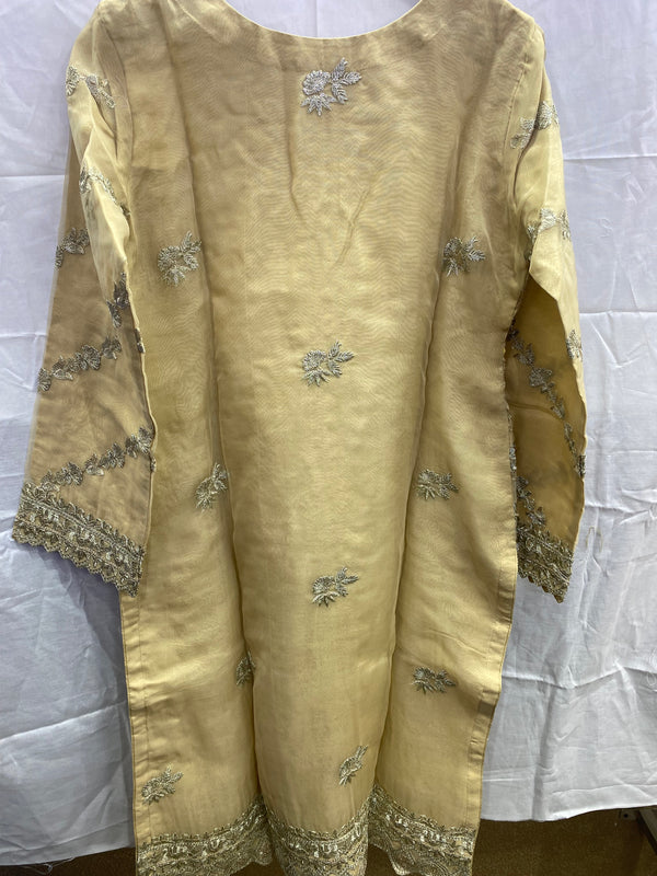 ARSHEEN BANOBY ZOYA AHMED HANDWORK STITCHED D-26