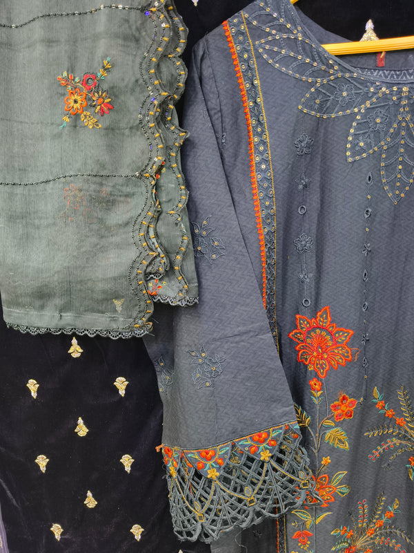 BIN SAEED HEAVY LUXURY LAWN STITCHED 3PC | D-05