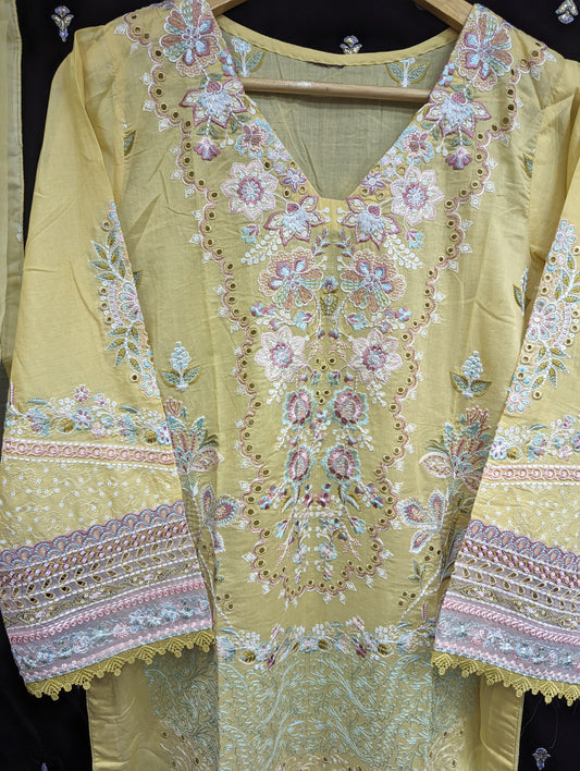 ANDAAZ BY RAMSHA LAWN STITCHED D-04