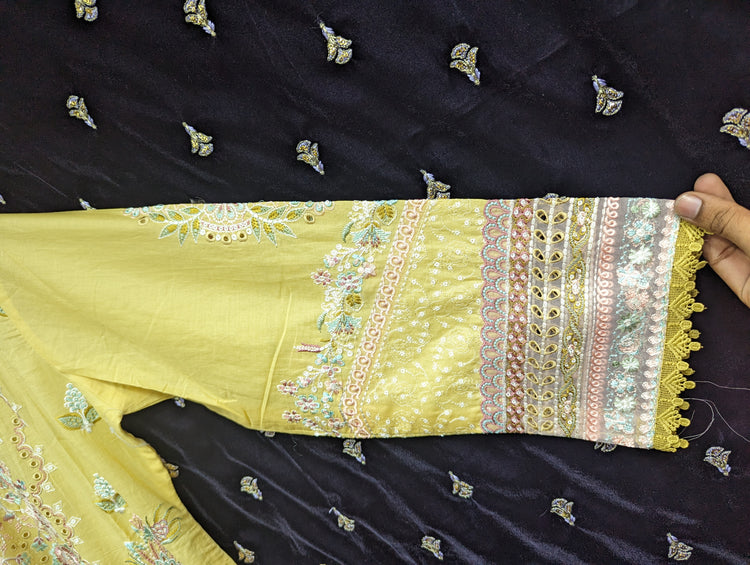 ANDAAZ BY RAMSHA LAWN STITCHED D-04