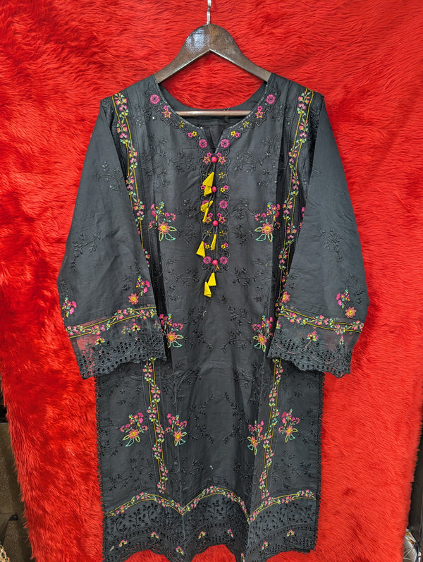 MUNIRA BY ZOYA AHMAD LUXURY LAWN- PRET | D-02
