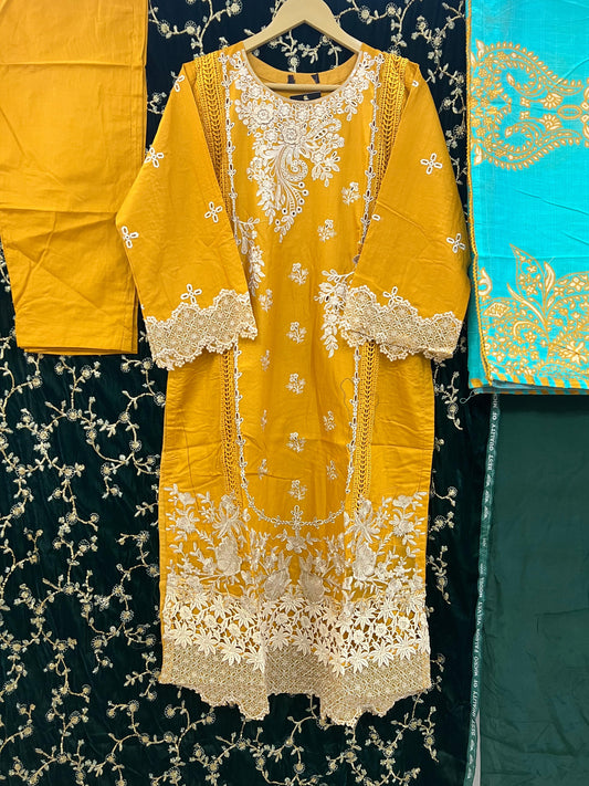 ZOYA AHMAD SIGNATURE CHIKANKARI -2