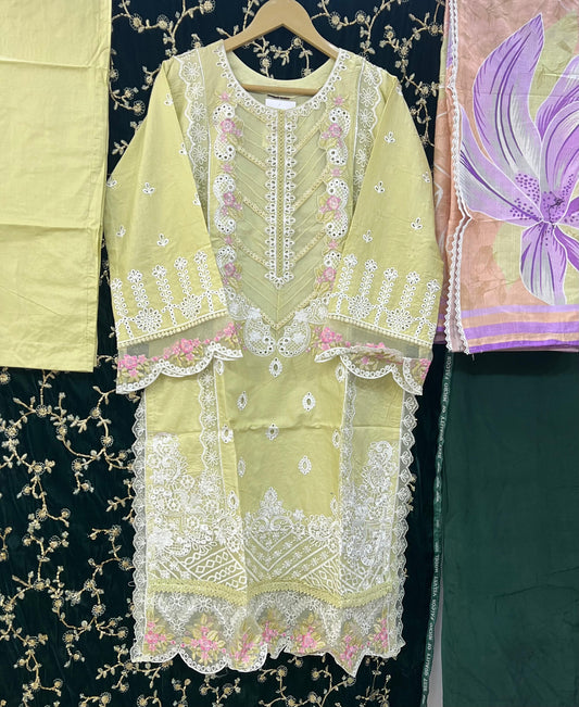 ZOYA AHMAD SIGNATURE CHIKANKARI -1